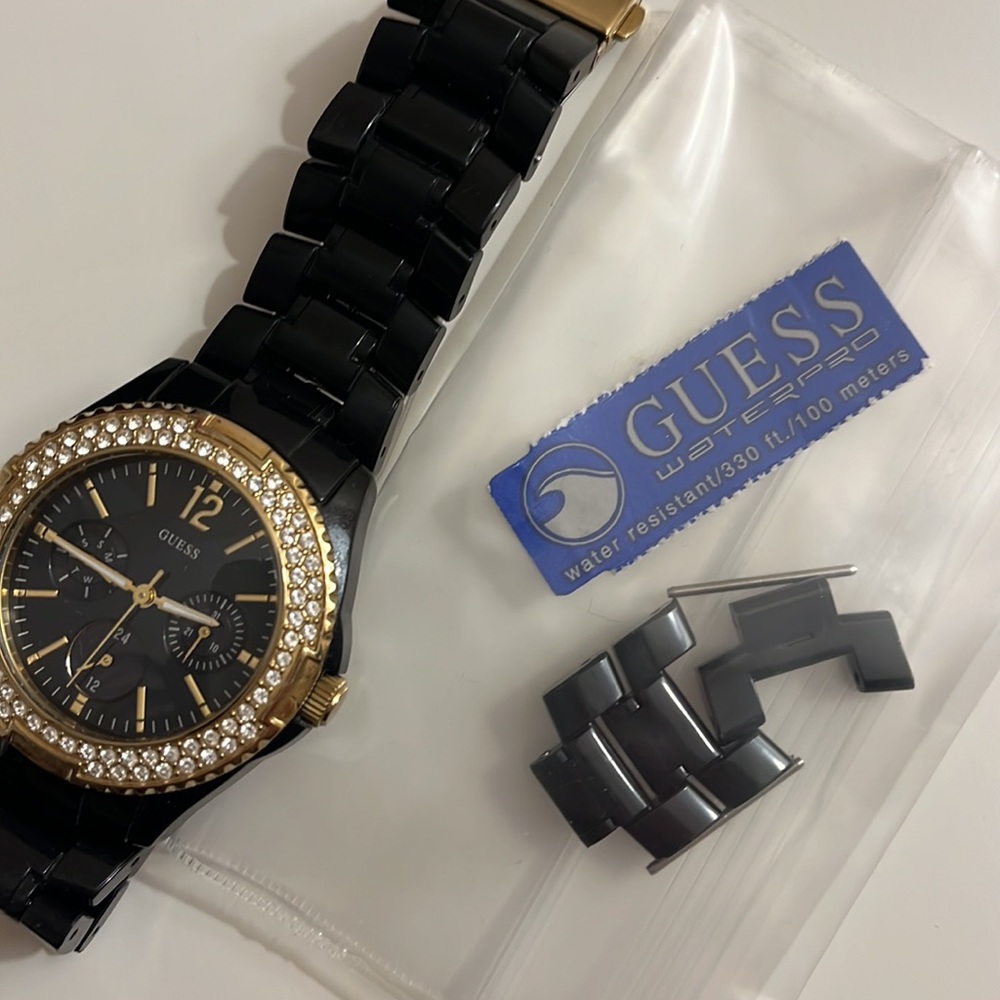 GUESS Watch - Picture 7 of 8